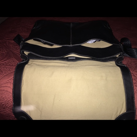 Pebbled Leather Messenger Bag - Cole Haan 15 inch laptop - Picture 6 of 8